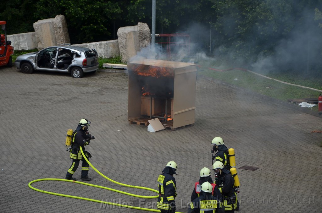 Tag der Offenen Tuer BF Koeln Weidenpesch Scheibenstr P581.JPG